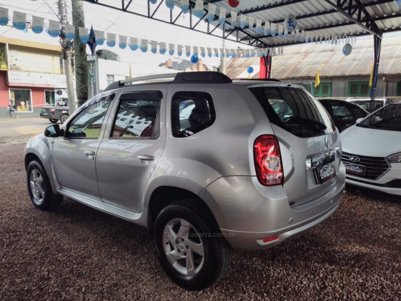 DUSTER 1.6 DYNAMIQUE 4X2 16V FLEX 4P MANUAL - 2013 - CANELA