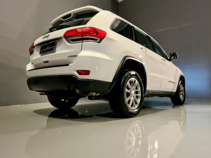 GRAND CHEROKEE 3.6 LAREDO 4X4 V6 24V GASOLINA 4P AUTOMÁTICO - 2014 - BENTO GONçALVES