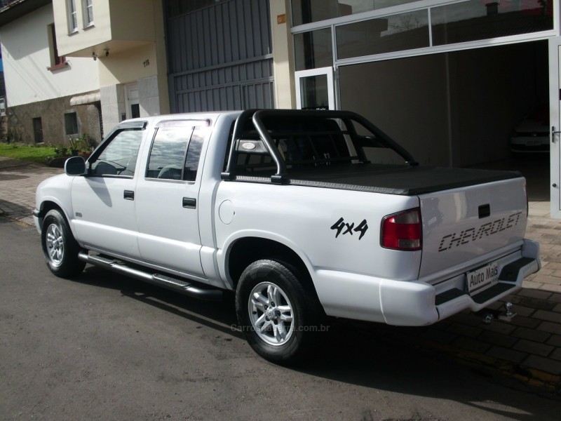 S10 2.5 STD 4X4 CD 8V TURBO DIESEL 4P MANUAL - 2000 - FLORES DA CUNHA