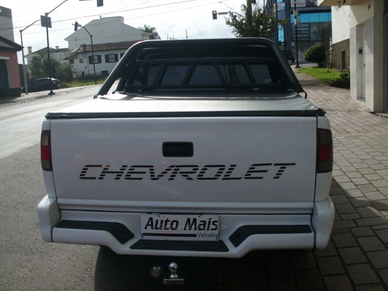 S10 2.5 STD 4X4 CD 8V TURBO DIESEL 4P MANUAL - 2000 - FLORES DA CUNHA