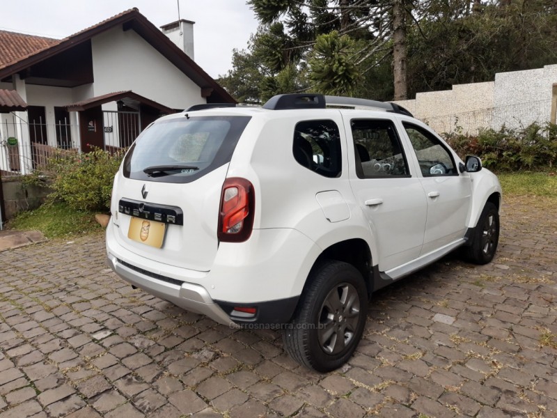 DUSTER 1.6 DYNAMIQUE 4X2 16V FLEX 4P MANUAL - 2018 - CANELA