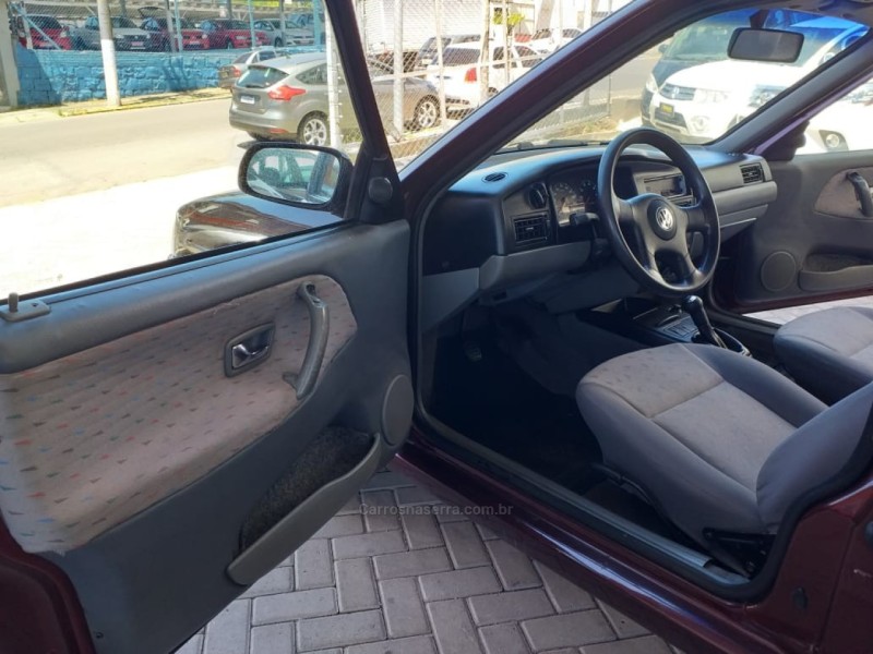 SANTANA 1.8 MI 8V GASOLINA 4P MANUAL - 2000 - BENTO GONçALVES