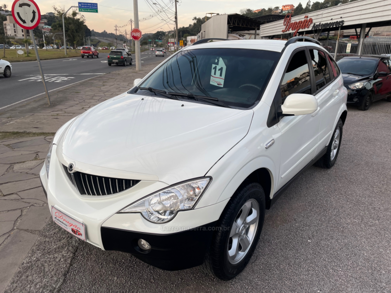 actyon 2.3 glx 4x2 16v 150cv gasolina 4p automatico 2011 caxias do sul