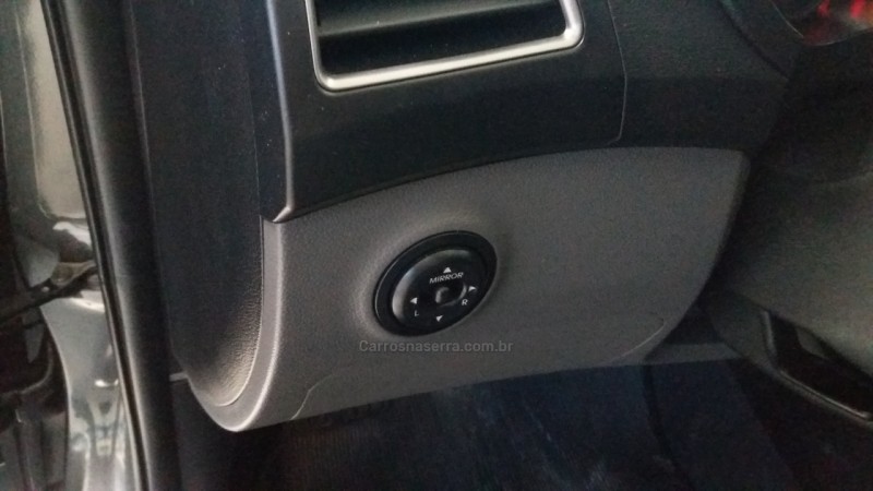 HB20S 1.6 COMFORT STYLE 16V FLEX 4P MANUAL - 2015 - FARROUPILHA