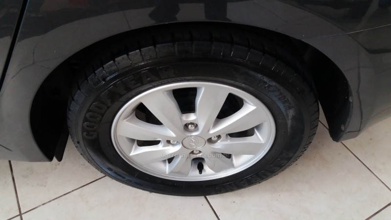 HB20S 1.6 COMFORT STYLE 16V FLEX 4P MANUAL - 2015 - FARROUPILHA