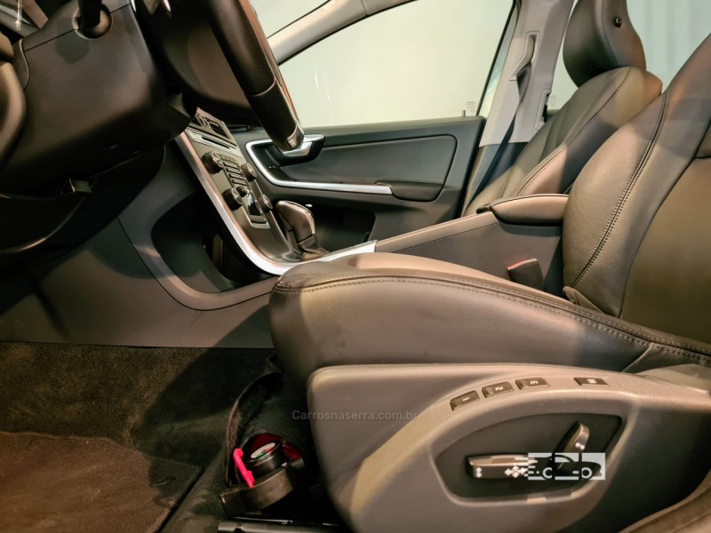 XC60 3.0 T6 TOP AWD TURBO GASOLINA 4P AUTOMÁTICO - 2014 - BENTO GONçALVES