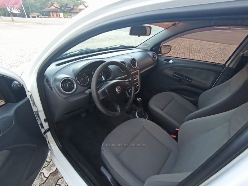 VOYAGE 1.0 MI TRENDLINE 8V FLEX 4P MANUAL - 2011 - MORRO REUTER