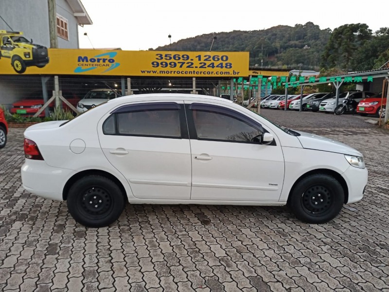 VOYAGE 1.0 MI TRENDLINE 8V FLEX 4P MANUAL - 2011 - MORRO REUTER
