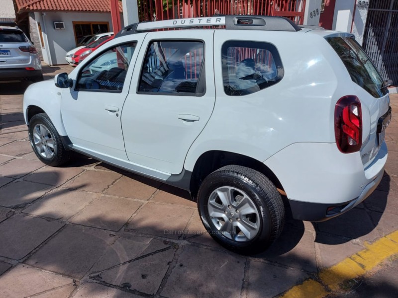 DUSTER 1.6 DYNAMIQUE 4X2 16V FLEX 4P MANUAL - 2018 - DOIS IRMãOS