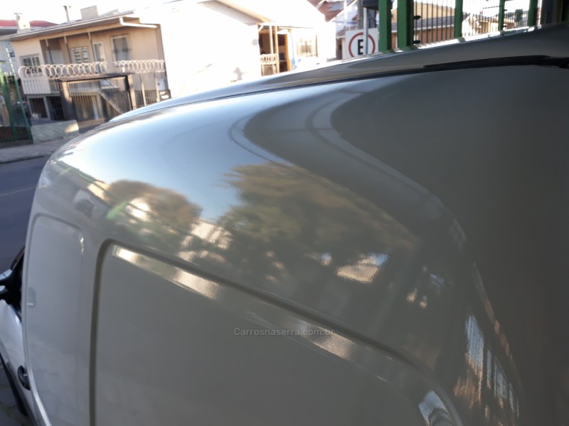 VAN 1.6 MI 8V GASOLINA 2P MANUAL - 2000 - CAXIAS DO SUL