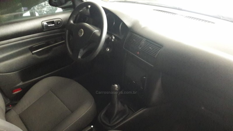 GOLF 1.6 MI 8V FLEX 4P MANUAL - 2009 - NOVA PETRóPOLIS