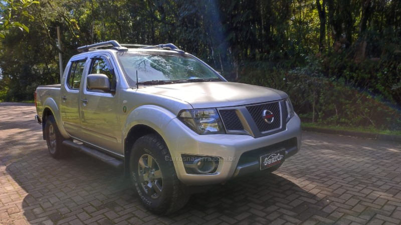 FRONTIER 2.5 SV ATTACK 4X4 CD TURBO ELETRONIC DIESEL 4P MANUAL - 2013 - CANELA