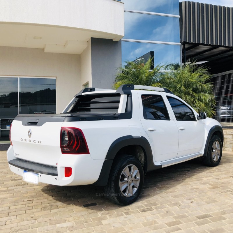 DUSTER OROCH 2.0 16V FLEX DYNAMIQUE AT 4P AUTOMÁTICO - 2017 - GUAPORé