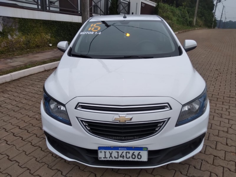 PRISMA 1.4 MPFI LT 8V FLEX 4P MANUAL - 2016 - PAROBé