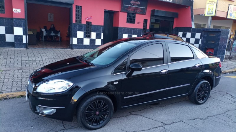 linea 1.8 essence 16v flex 4p automatizado 2013 caxias do sul