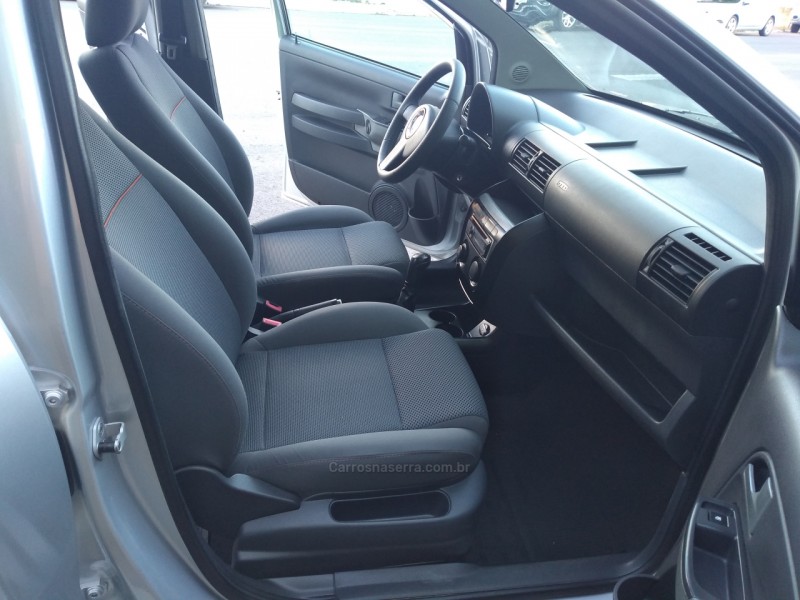 FOX 1.0 MI 8V FLEX 4P MANUAL - 2010 - FARROUPILHA