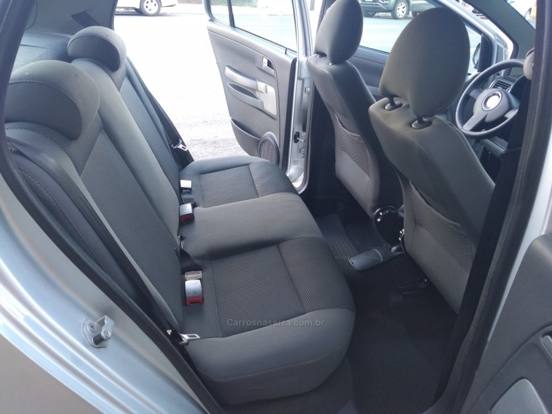 FOX 1.0 MI 8V FLEX 4P MANUAL - 2010 - FARROUPILHA