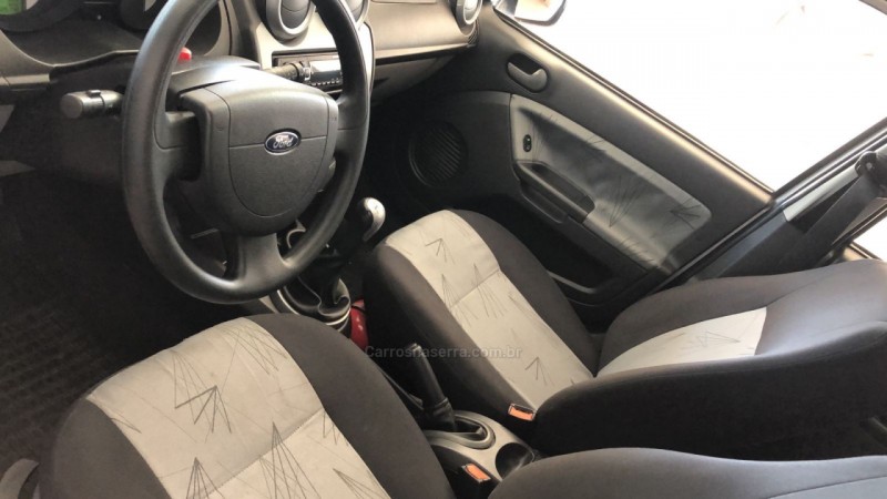 FIESTA 1.6 MPI CLASS 8V GASOLINA 4P MANUAL - 2009 - FARROUPILHA