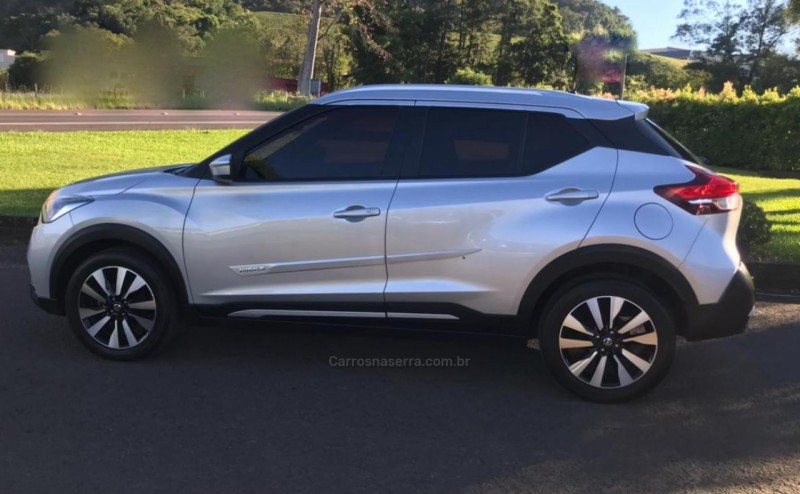 KICKS 1.6 16V FLEX SV PACK PLUS 4P XTRONIC - 2018 - BOM PRINCíPIO