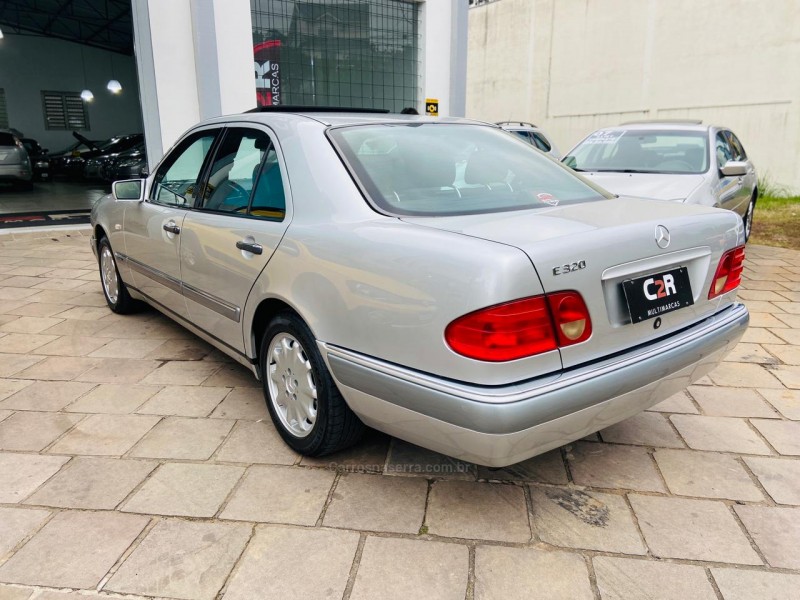 320 E 3.2 6 CILINDROS 24V GASOLINA 4P AUTOMÁTICO - 1997 - CAXIAS DO SUL