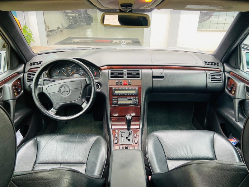 320 E 3.2 6 CILINDROS 24V GASOLINA 4P AUTOMÁTICO - 1997 - CAXIAS DO SUL