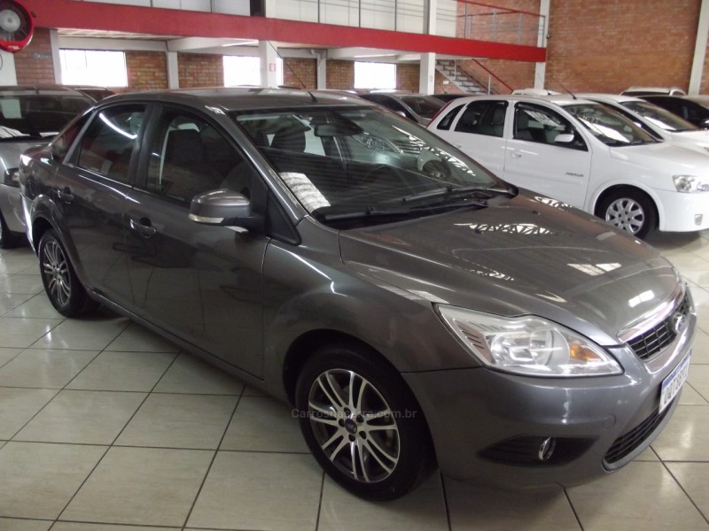 focus 2.0 glx sedan 16v flex 4p automatico 2013 farroupilha