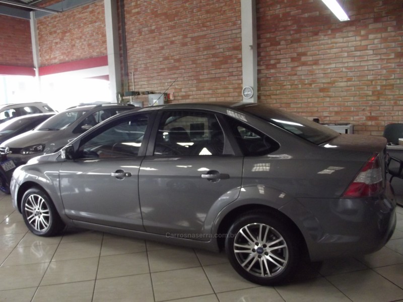 FOCUS 2.0 GLX SEDAN 16V FLEX 4P AUTOMÁTICO - 2013 - FARROUPILHA