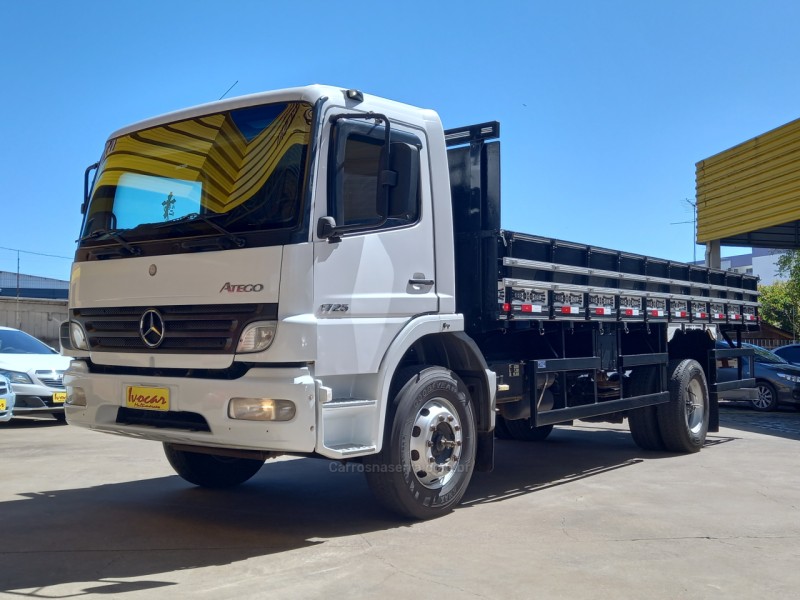 atego 1725  2009 vacaria