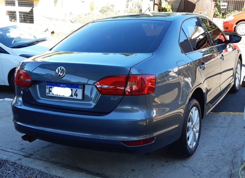 JETTA 2.0 COMFORTLINE FLEX 4P TIPTRONIC - 2014 - FARROUPILHA