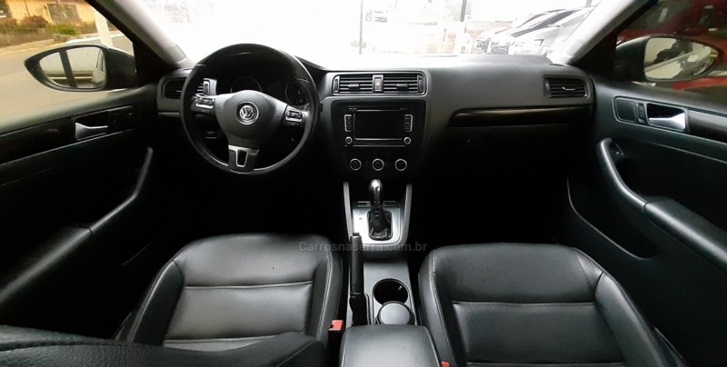 JETTA 2.0 COMFORTLINE FLEX 4P TIPTRONIC - 2014 - FARROUPILHA