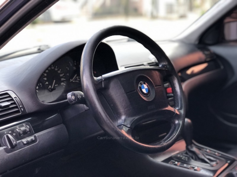 323I 2.5 TOP COMFORT SEDAN 24V GASOLINA 4P AUTOMÁTICO - 2001 - BENTO GONçALVES