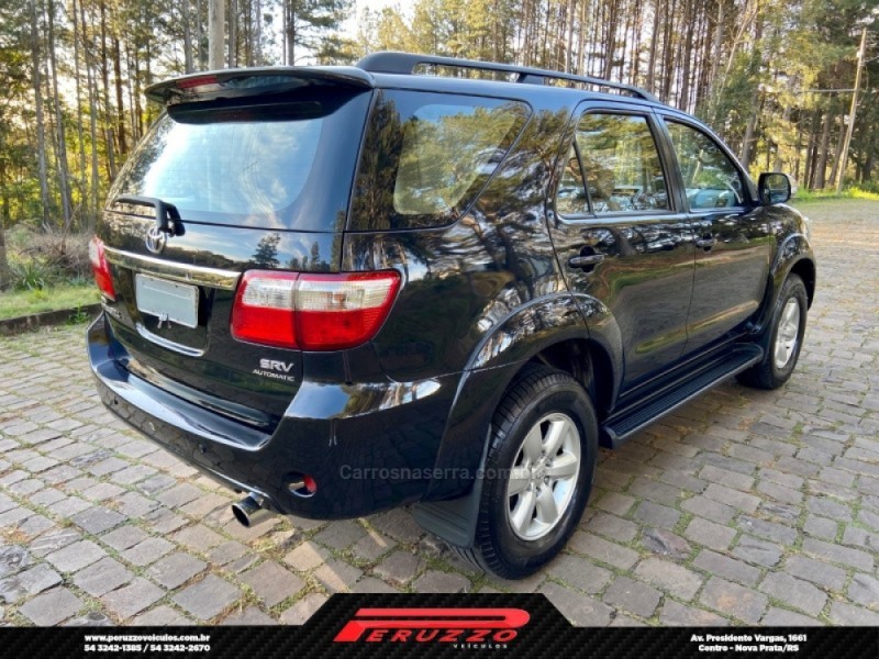 HILUX SW4 3.0 SRV 4X4 7 LUGARES 16V TURBO INTERCOOLER DIESEL 4P AUTOMÁTICO - 2011 - NOVA PRATA