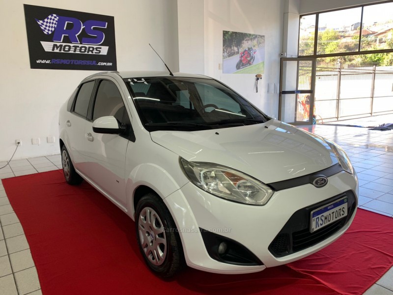 fiesta 1.6 rocam se sedan 8v flex 4p manual 2014 caxias do sul