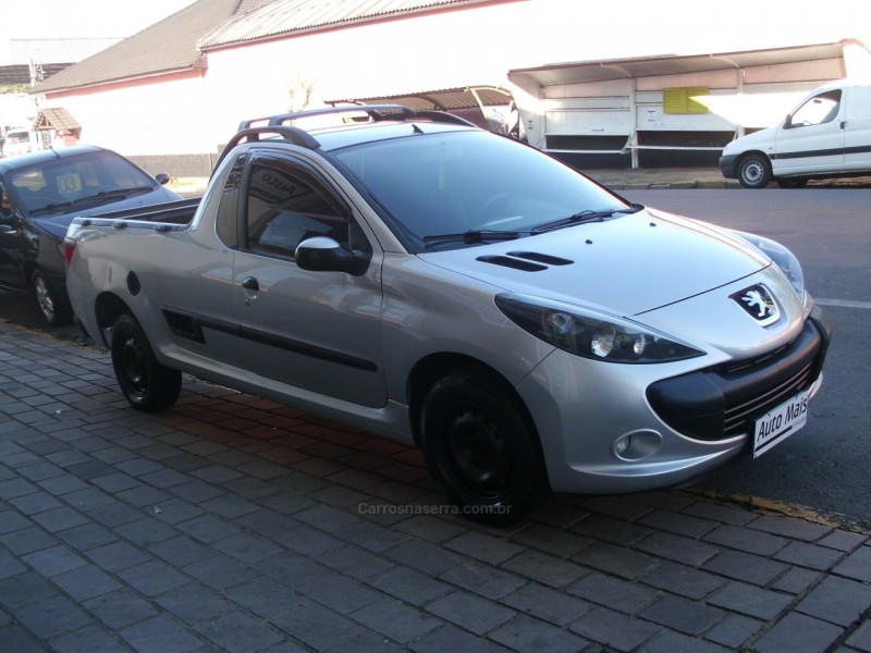 HOGGAR 1.4 XR FLEX 2P MANUAL - 2011 - FLORES DA CUNHA