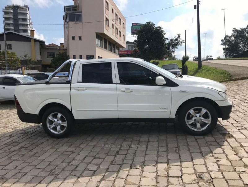 ACTYON SPORTS 2.0 GLX 4X4 CD 16V TURBO INTERCOOLER DIESEL 4P AUTOMÁTICO - 2011 - FARROUPILHA