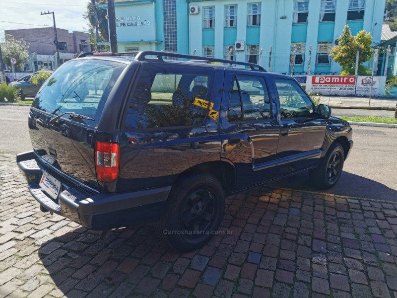 BLAZER 2.4 MPFI ADVANTAGE 4X2 GASOLINA 4P MANUAL - 2005 - SãO SEBASTIãO DO CAí