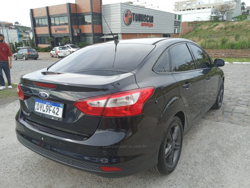 FOCUS 2.0 SE SEDAN 16V FLEX 4P AUTOMÁTICO - 2014 - FARROUPILHA