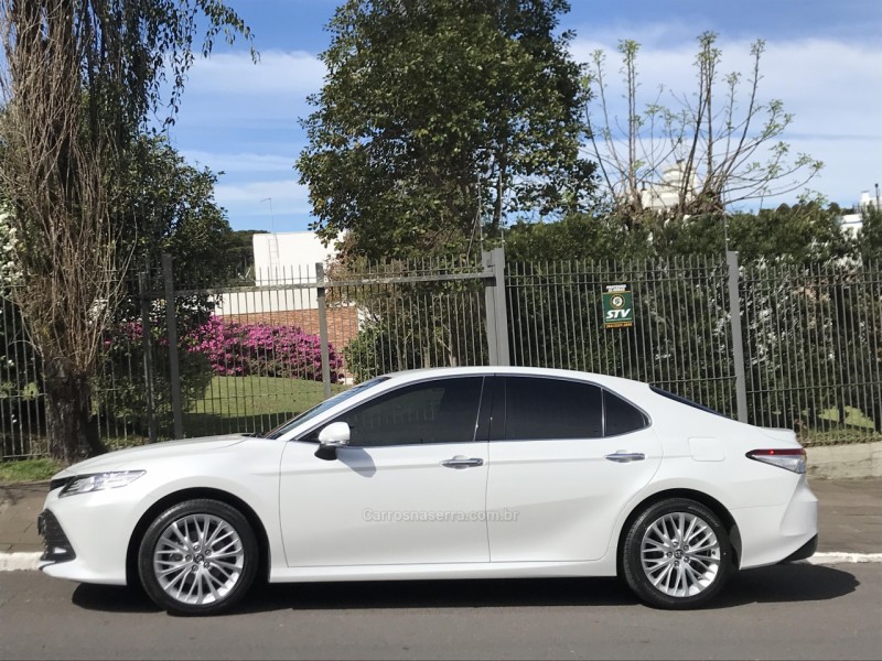 CAMRY 3.5 XLE V6 24V GASOLINA 4P AUTOMÁTICO - 2018 - FARROUPILHA
