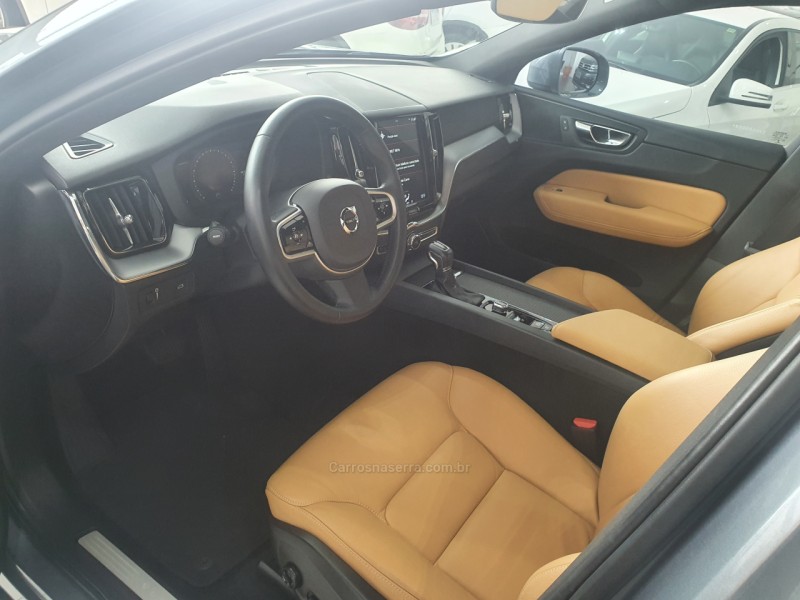 XC60 2.0 T5 MOMENTUM GASOLINA 4P AUTOMÁTICO - 2018 - ERECHIM