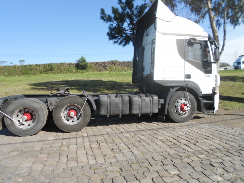 STRALIS HD 570-S42T 3 EIXOS - 2010 - GARIBALDI
