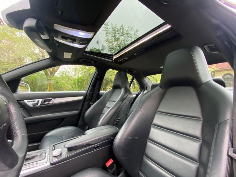 C 63 AMG 6.3 SEDAN V8 GASOLINA 4P AUTOMATICO - 2009 - TAQUARA