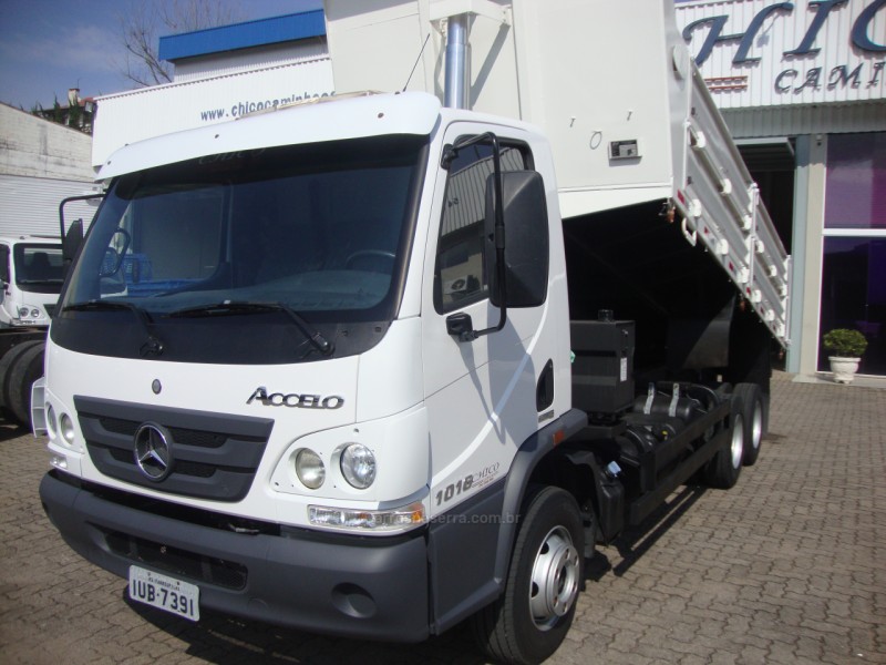 accelo 1016 3 eixos 2012 garibaldi