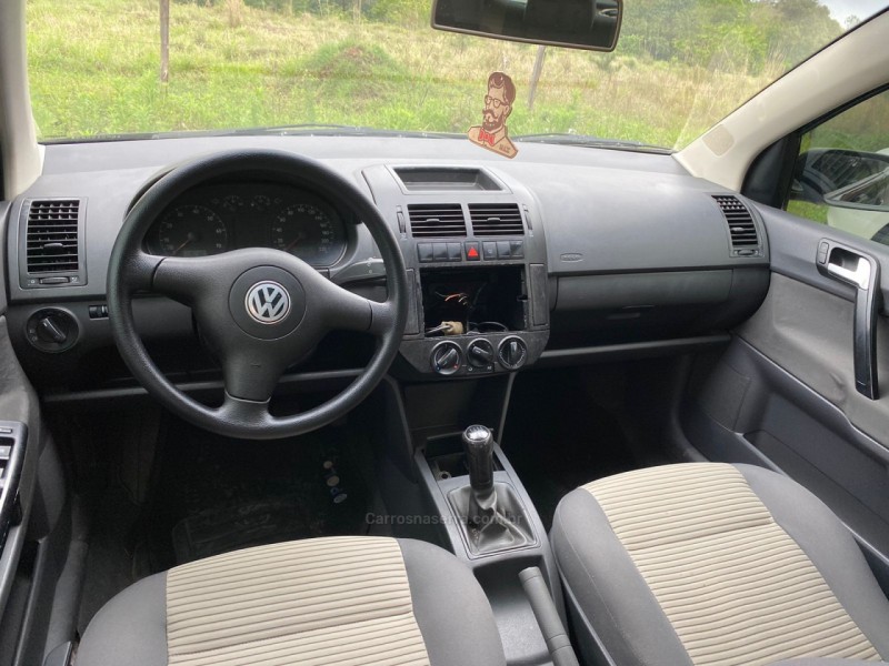 POLO 1.6 MI 8V GASOLINA 4P MANUAL - 2006 - PAROBé