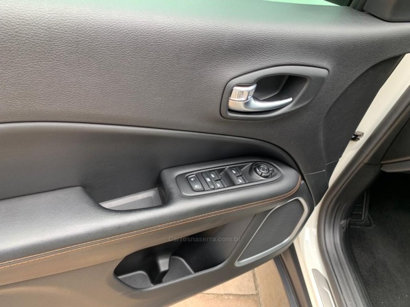 COMPASS 2.0 16V DIESEL LIMITED 4X4 AUTOMÁTICO - 2018 - CAXIAS DO SUL