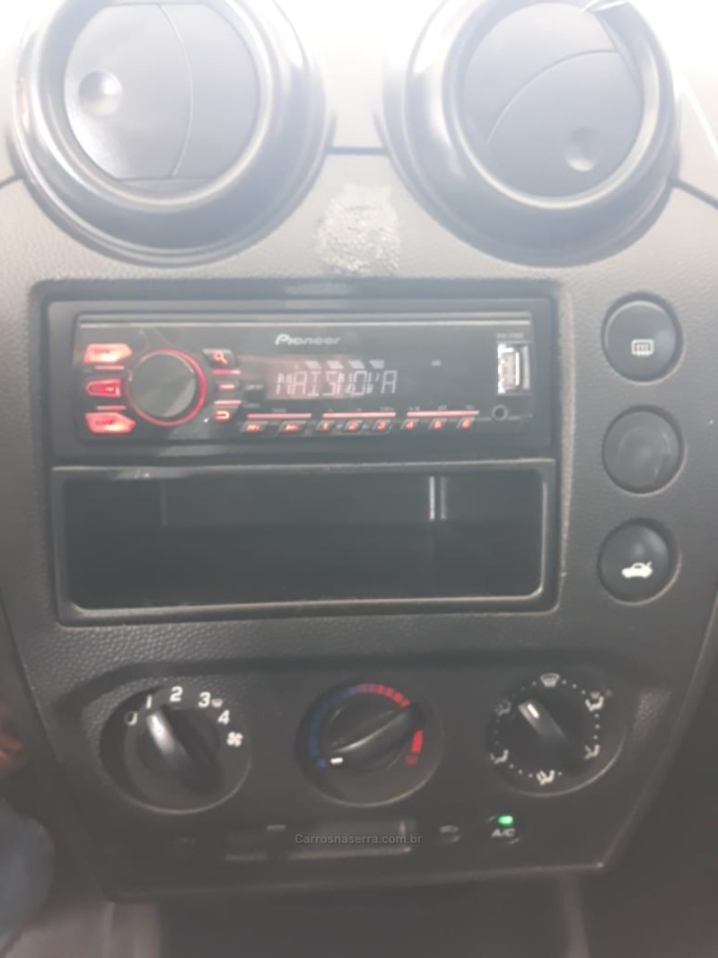 FIESTA 1.0 MPI FIRST HATCH 8V FLEX 4P MANUAL - 2013 - CAXIAS DO SUL