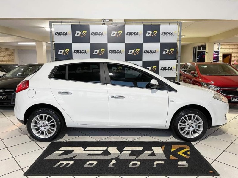 bravo 1.8 essence 16v flex 4p automatizado 2013 novo hamburgo