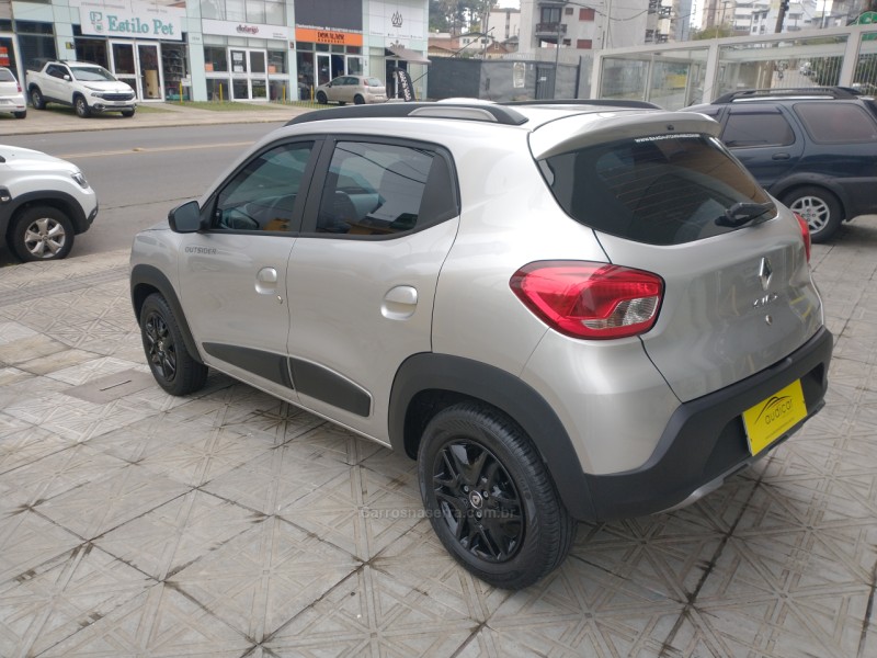 KWID 1.0 12V OUTSIDER FLEX 4P MANUAL - 2022 - CAXIAS DO SUL
