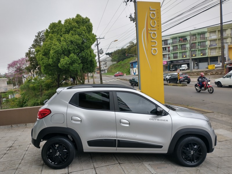 KWID 1.0 12V OUTSIDER FLEX 4P MANUAL - 2022 - CAXIAS DO SUL