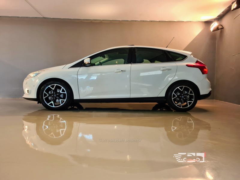 FOCUS 2.0 TITANIUM PLUS 16V FLEX 4P AUTOMÁTICO - 2014 - BENTO GONçALVES