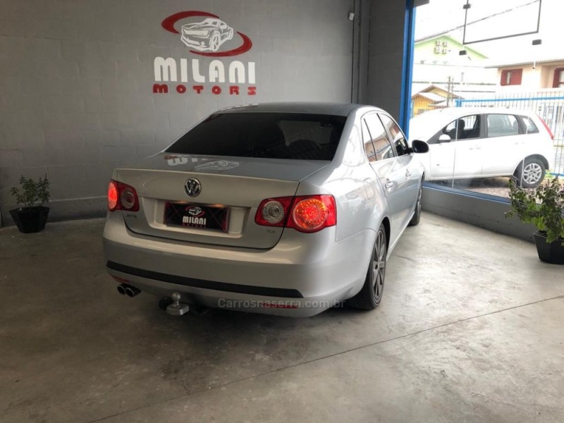 JETTA 2.5 I 20V 150CV GASOLINA 4P TIPTRONIC - 2007 - CAXIAS DO SUL